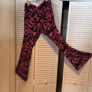 Stylish Pink and Black bell bottom leggings